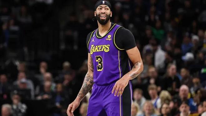 体育游泳世锦赛：中国代表队再入两金